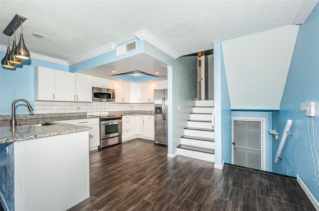 200 MERES Boulevard Unit 21, TARPON SPRINGS, FL 34689 photo 4