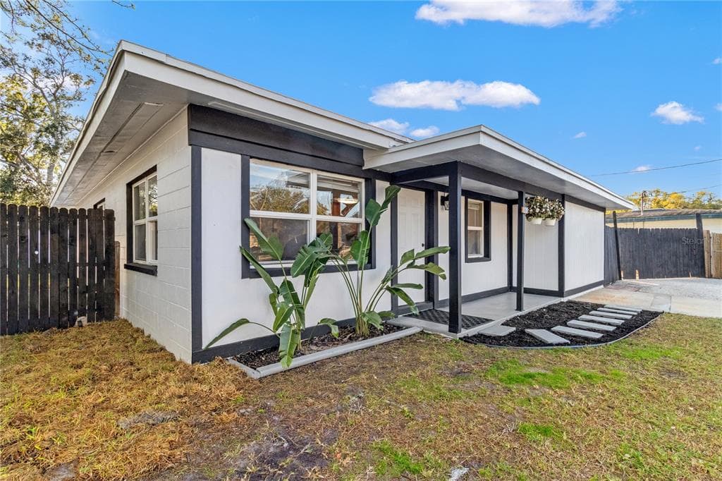 6903 TRAVIS BOULEVARD, TAMPA, FL 33610 photo 3