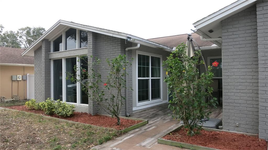 7432 OAKVISTA CIRCLE, TAMPA, FL 33634 photo 2