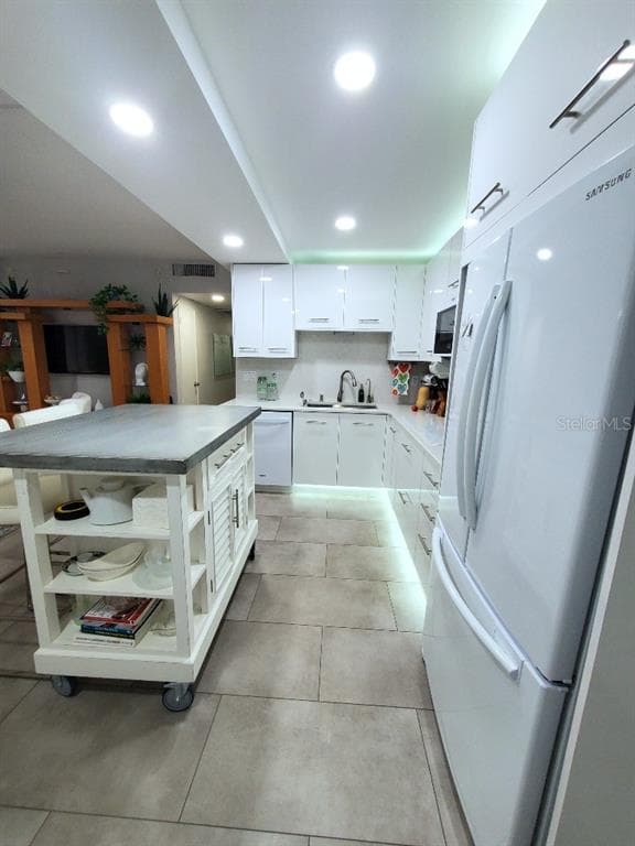 31 ISLAND WAY Unit 303, CLEARWATER BEACH, FL 33767 photo 4