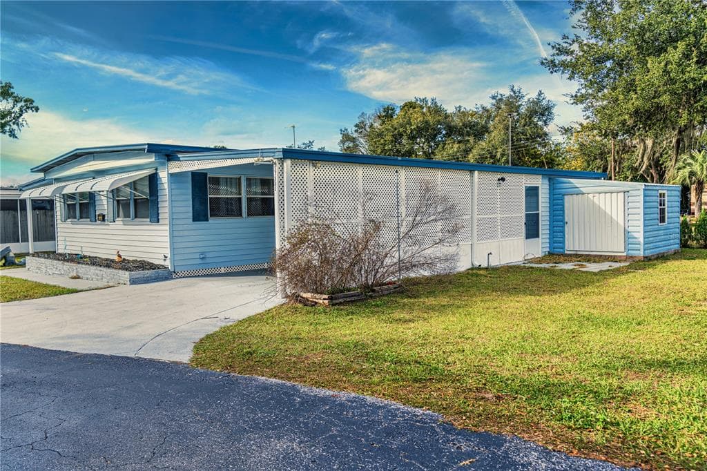 37331 HAMMOND Drive, ZEPHYRHILLS, FL 33541 photo 3