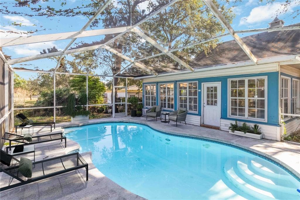 4126 TEMPLE HEIGHTS ROAD, TAMPA, FL 33617 photo 3