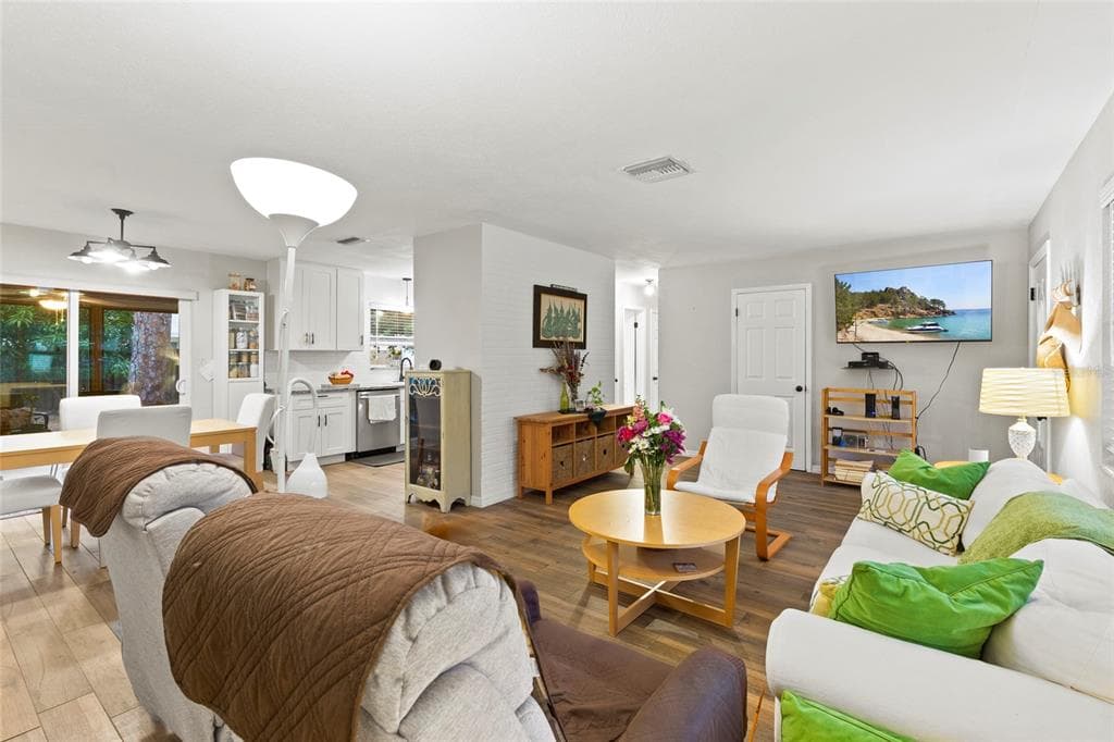 1053 66TH AVENUE, Street PETERSBURG, FL 33705 photo 4