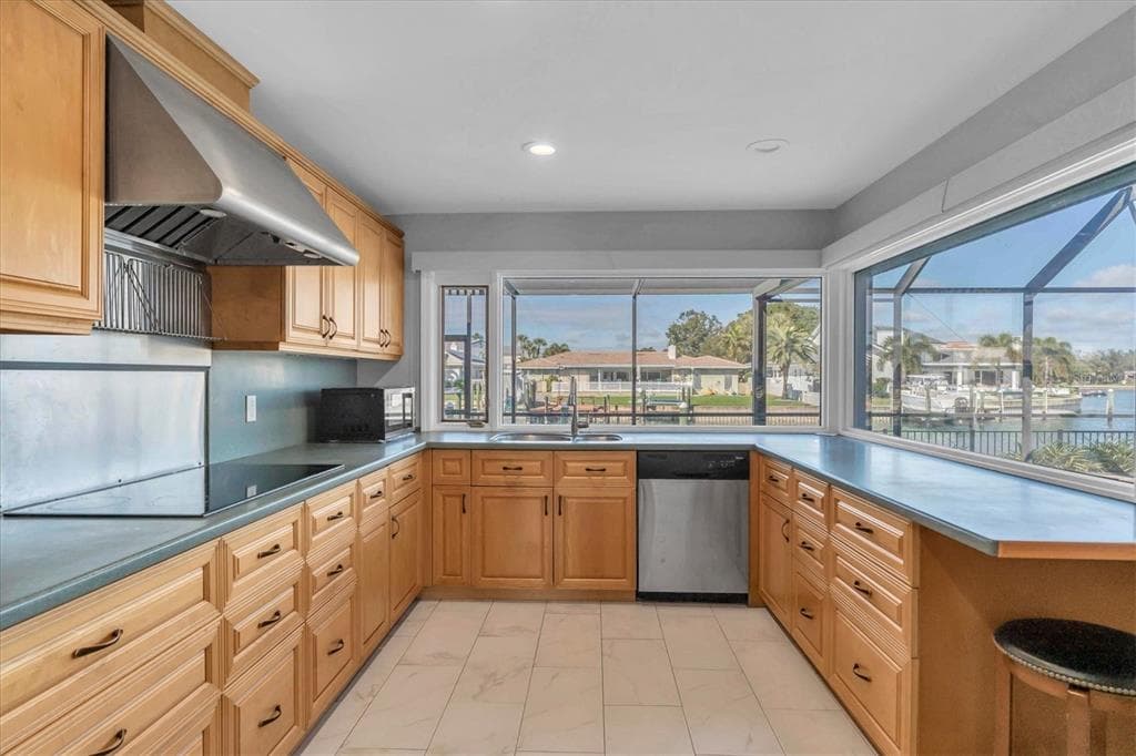 4935 62ND Avenue, Street PETERSBURG, FL 33715 photo 4