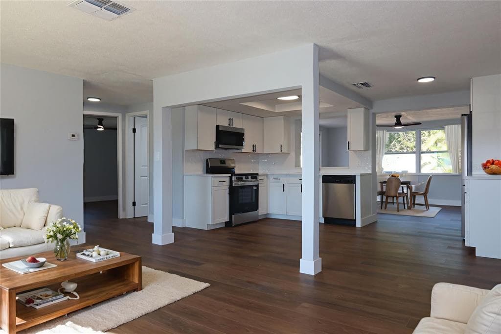 7521 COVENTRY Drive, PORT RICHEY, FL 34668 photo 3