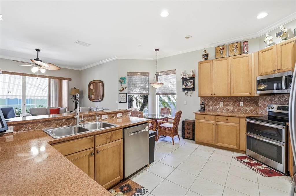 15767 CRYSTAL WATERS DRIVE, WIMAUMA, FL 33598 photo 5