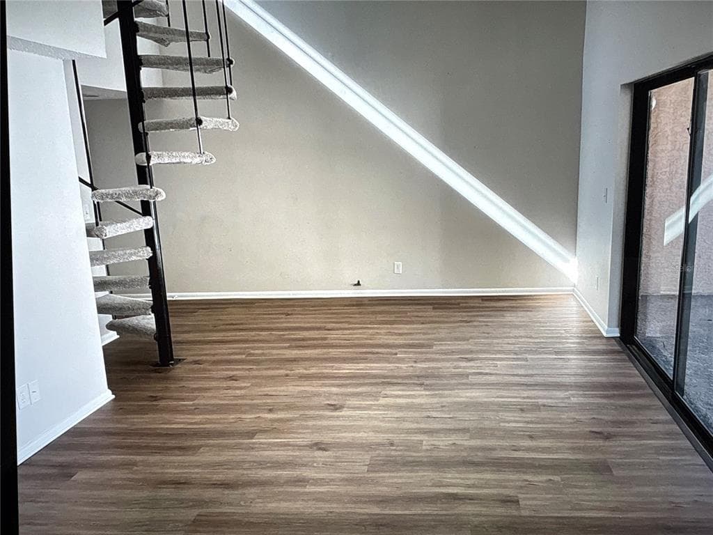 4755 PURITAN CIRCLE Unit 521, TAMPA, FL 33617 photo 2