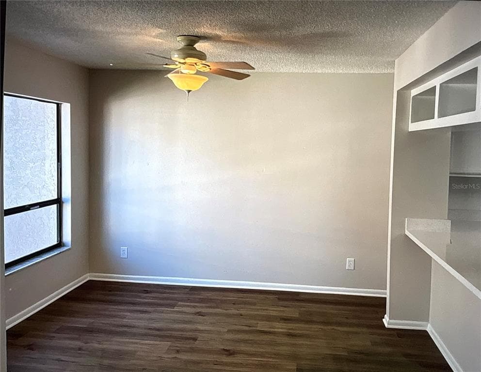 4755 PURITAN CIRCLE Unit 521, TAMPA, FL 33617 photo 3