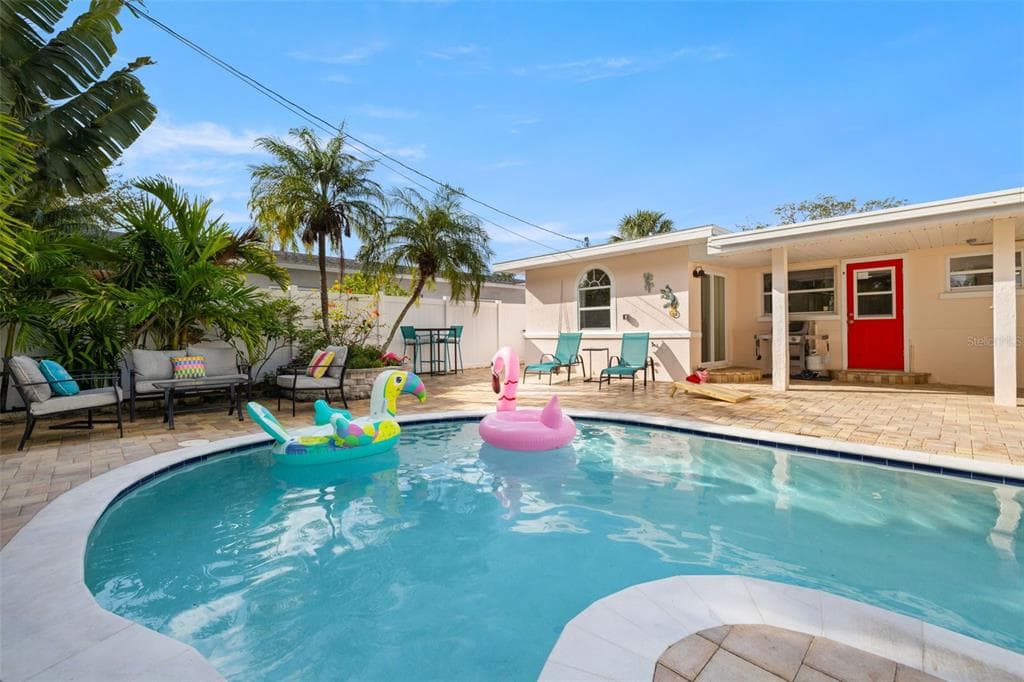 1211 BAY PINE Boulevard, INDIAN ROCKS BEACH, FL 33785 photo 2