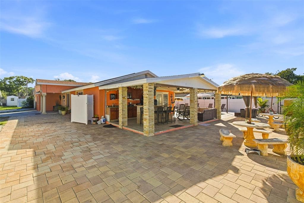 7102 HARBORHILLS COURT, TAMPA, FL 33615 photo 4