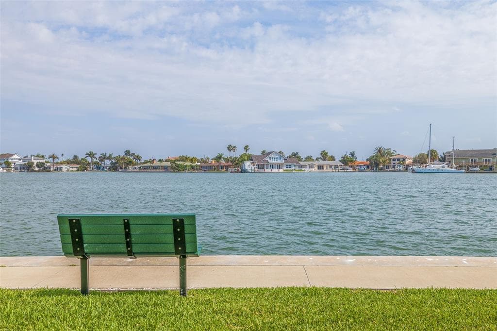 490 82ND AVENUE, ST PETE BEACH, FL, 33706 photo 4