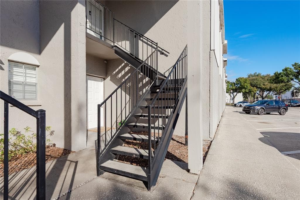 4507 OAK DRIVE Unit P72, TAMPA, FL 33611 photo 4