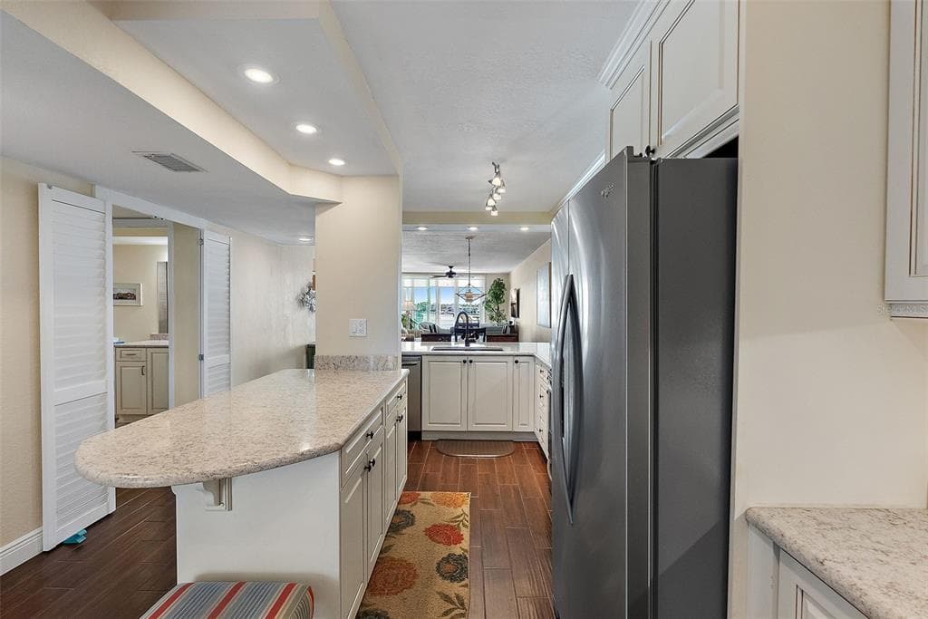 6001 BAHIA DEL MAR CIRCLE Unit 429, Street PETERSBURG, FL 33715 photo 5