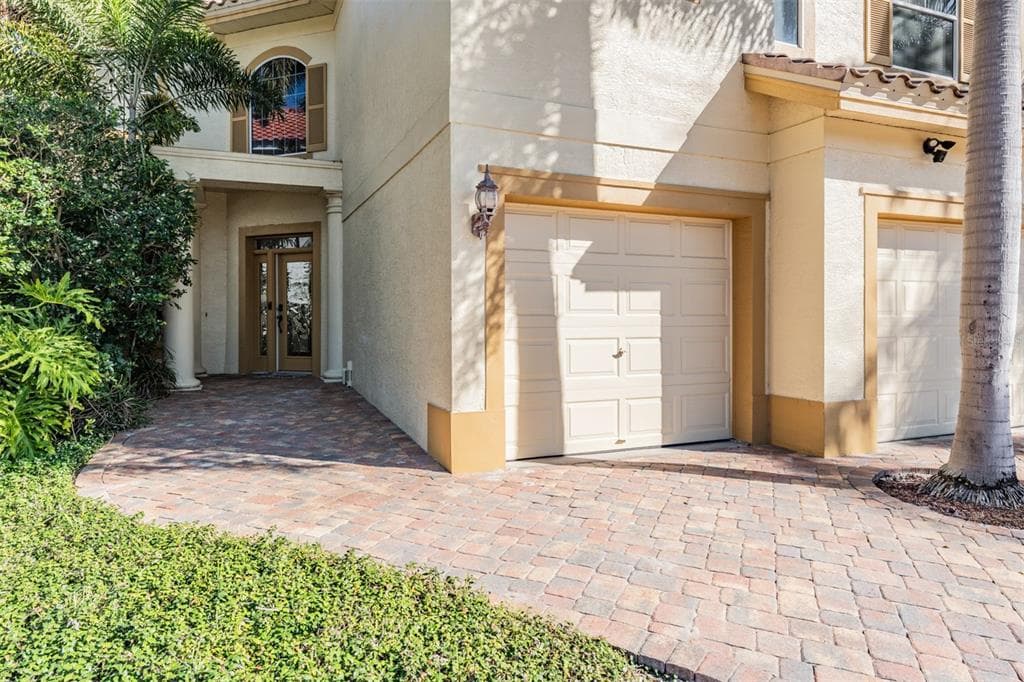 8685 BAYOU WAY, PINELLAS PARK, FL 33782 photo 2