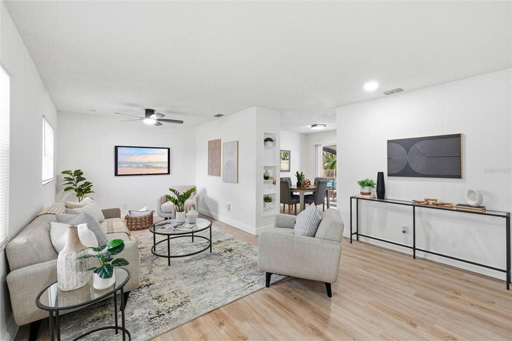 7406 MANCHESTER LANE, TAMPA, FL 33619 photo 2