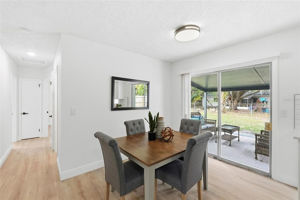 7406 MANCHESTER LANE, TAMPA, FL 33619 photo 5