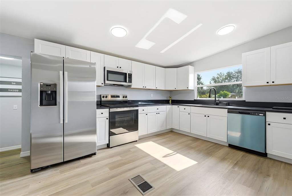 6416 SADDLETREE DRIVE, WESLEY CHAPEL, FL 33544 photo 4