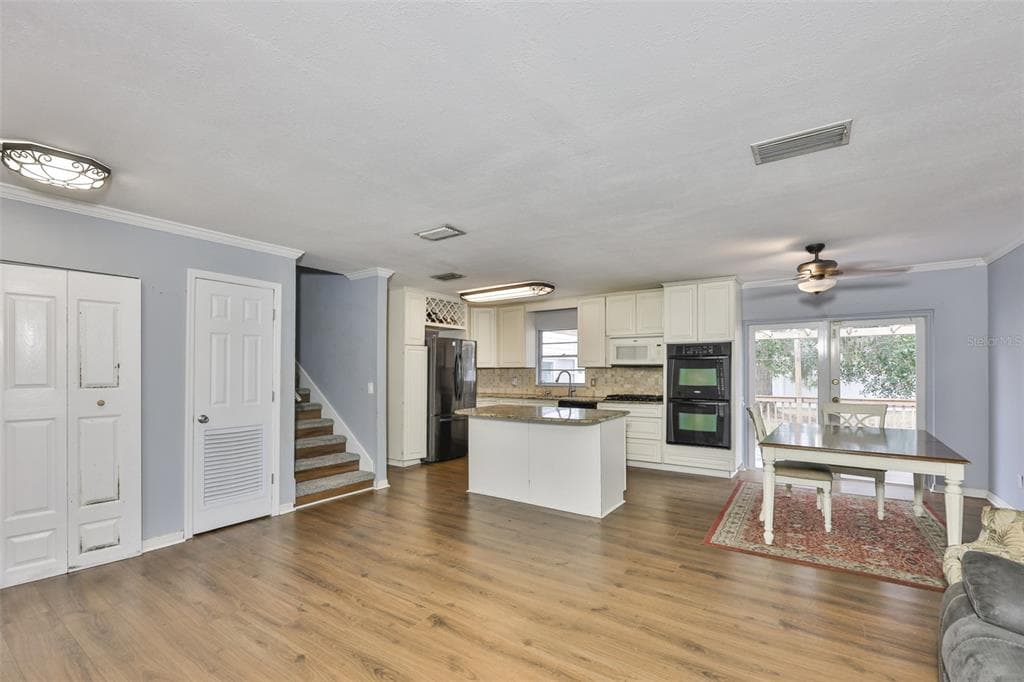 3806 PINEDALE Street, BRANDON, FL 33511 photo 4