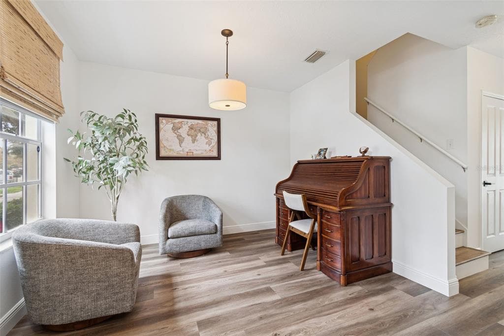 9811 PARK VILLAGE DRIVE, TAMPA, FL 33626 photo 2