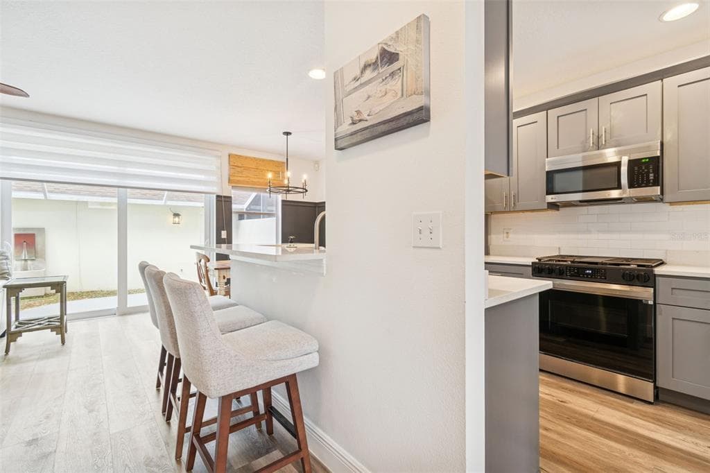 9811 PARK VILLAGE DRIVE, TAMPA, FL 33626 photo 5