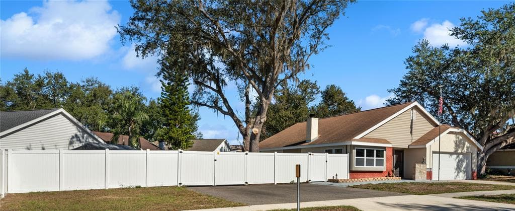 11304 MAYBROOK AVENUE, RIVERVIEW, FL 33569 photo 2