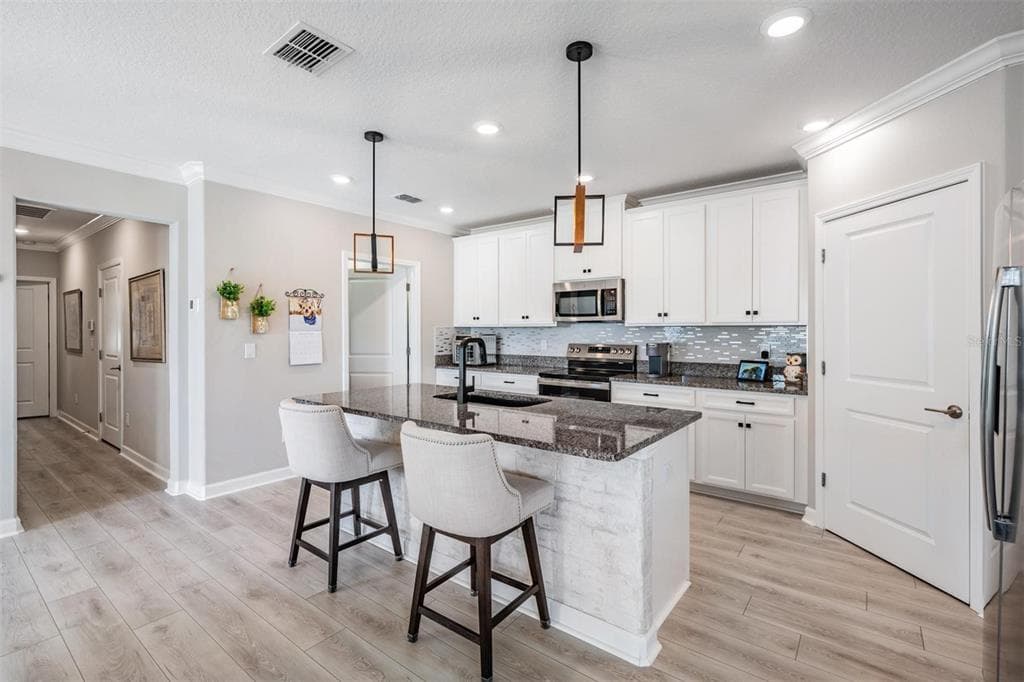 10444 WELDON CORK WAY, SAN ANTONIO, FL 33576 photo 4