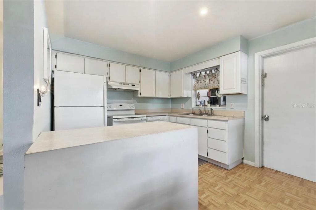 1389 MILTON STREET, CLEARWATER, FL 33756 photo 4