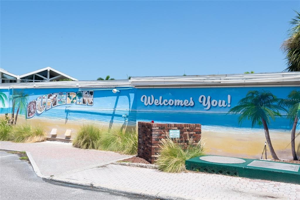 835 OAK BEND LANE, DUNEDIN, FL 34698 photo 2