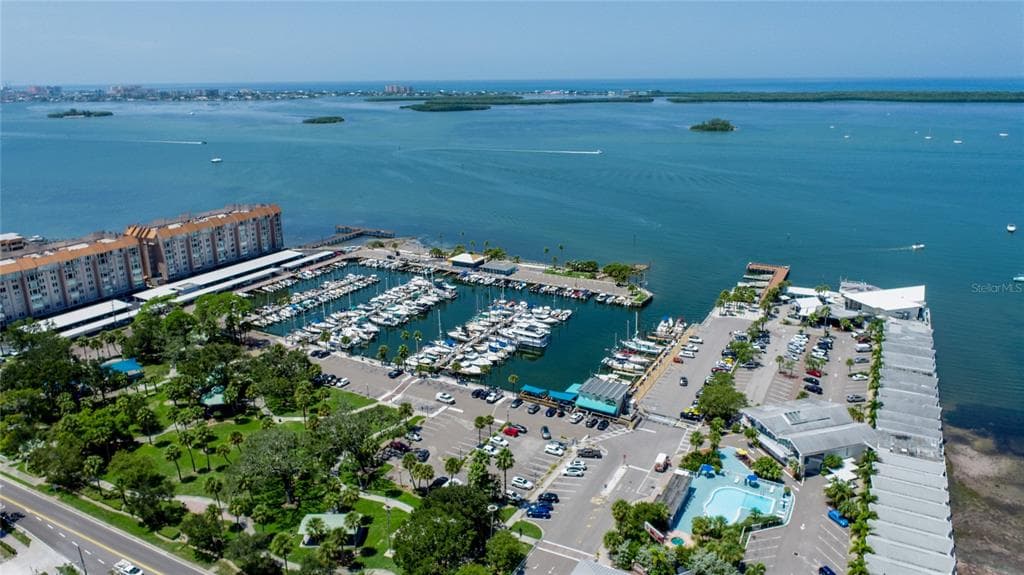 835 OAK BEND LANE, DUNEDIN, FL 34698 photo 4