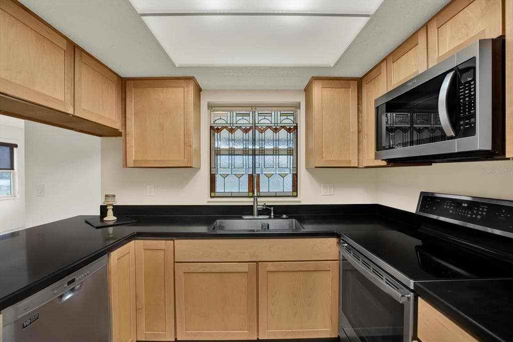 31205 LANCEWOOD Drive, BROOKSVILLE, FL 34602 photo 3