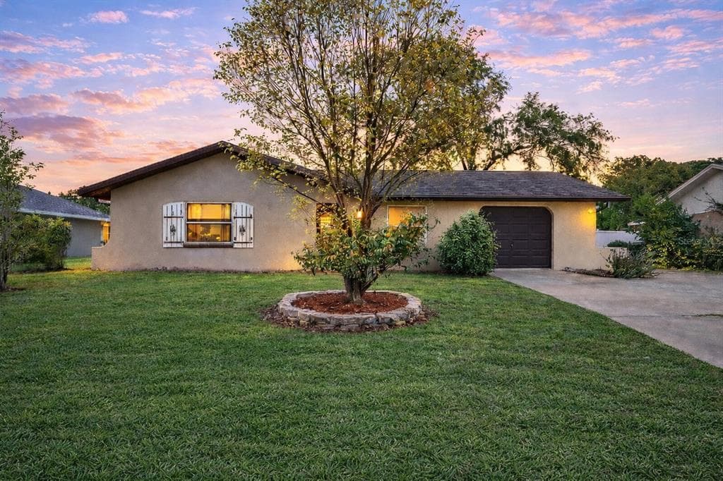 31205 LANCEWOOD Drive, BROOKSVILLE, FL 34602