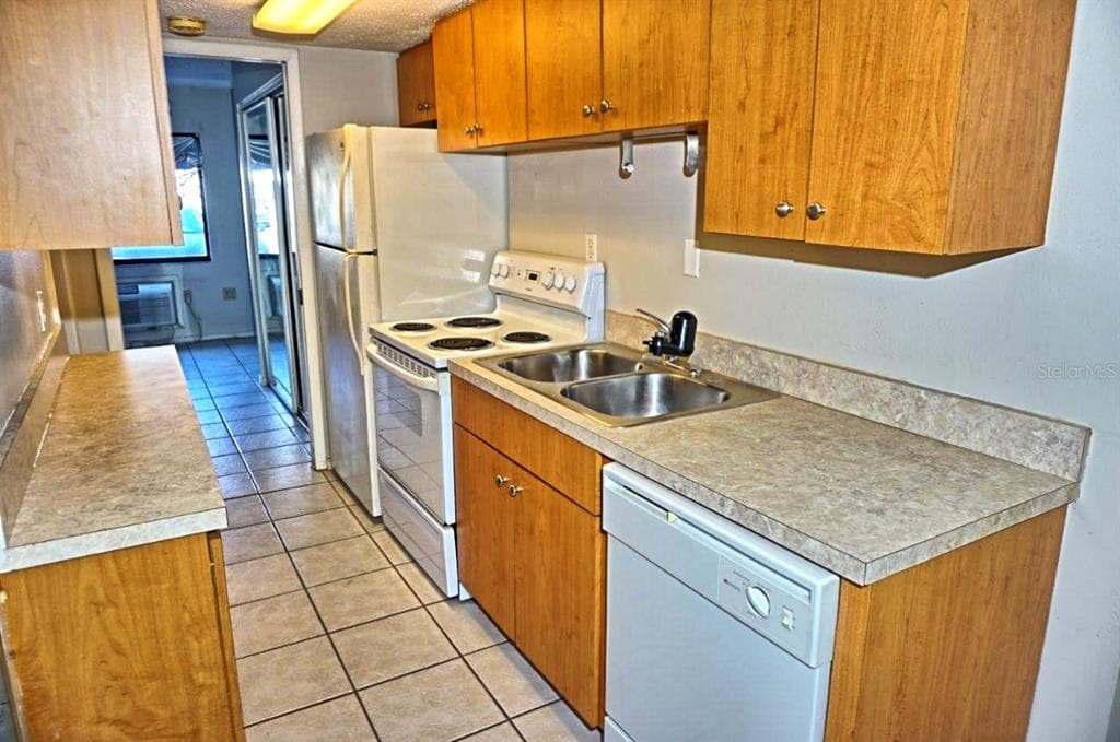 20853 HAULOVER COVE Unit A13, LUTZ, FL 33558 photo 3