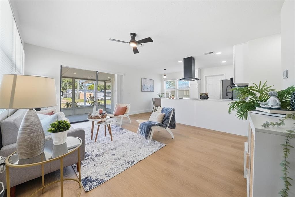 301 58TH STREET, Street PETERSBURG, FL 33710 photo 4