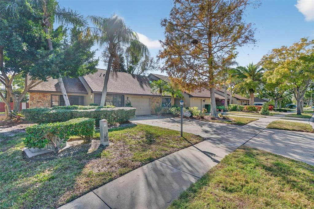 9750 LAKE SEMINOLE DRIVE, LARGO, FL 33773 photo 3