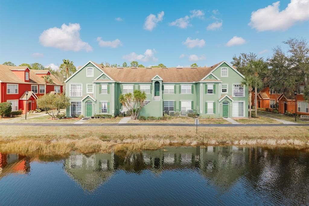 9170 LAKE CHASE ISLAND WAY Unit 9170, TAMPA, FL 33626