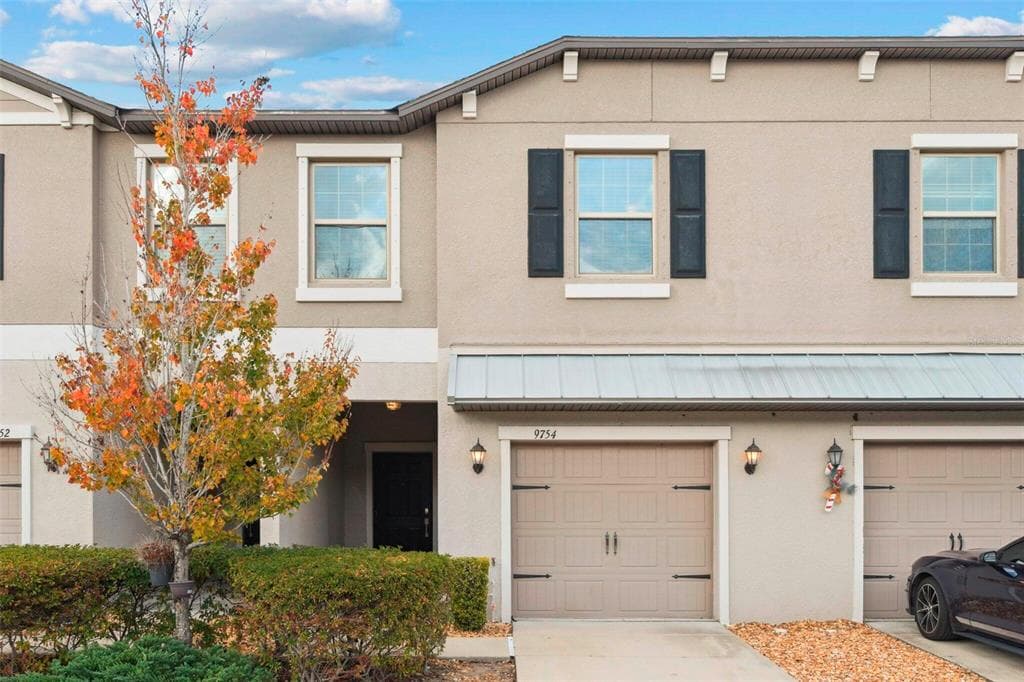 9754 PEMBROOKE PINES Drive, SUN CITY CENTER, FL 33573