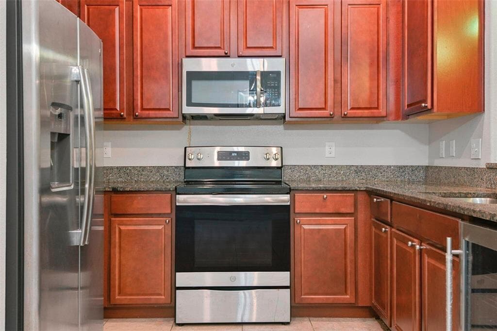 9754 PEMBROOKE PINES Drive, SUN CITY CENTER, FL 33573 photo 4