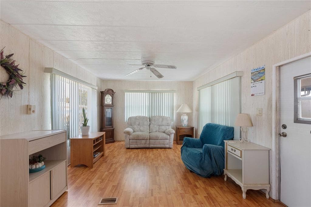 5339 JO Street, ZEPHYRHILLS, FL 33542 photo 3