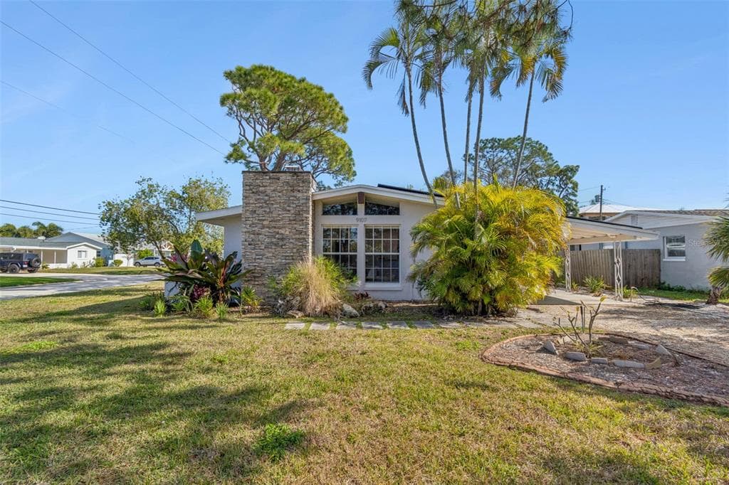 9107 BAY STREET, Street PETERSBURG, FL 33702