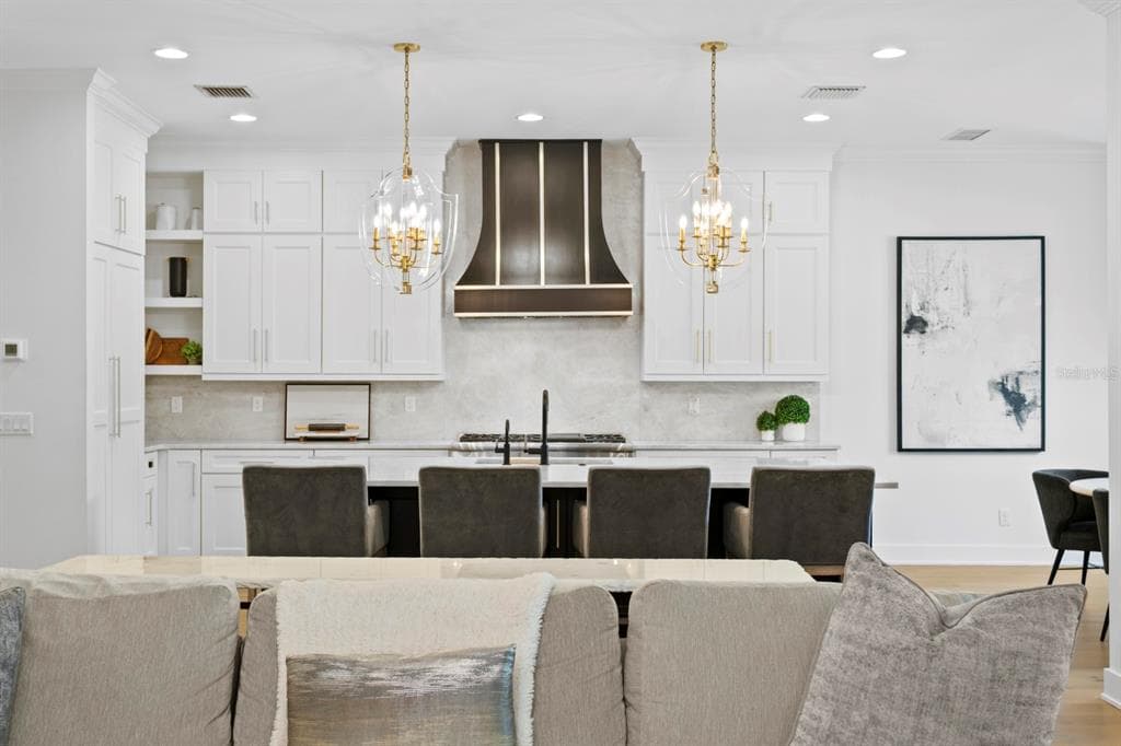 4111 SWANN AVENUE, TAMPA, FL 33609 photo 2