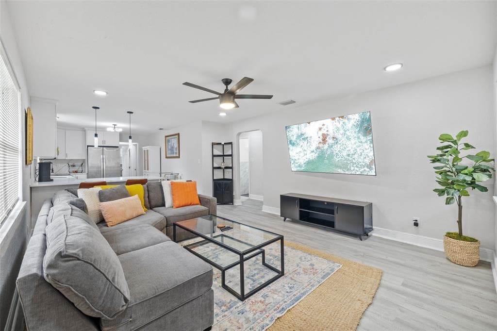 843 QUEENSBORO AVENUE, Street PETERSBURG, FL 33701 photo 5