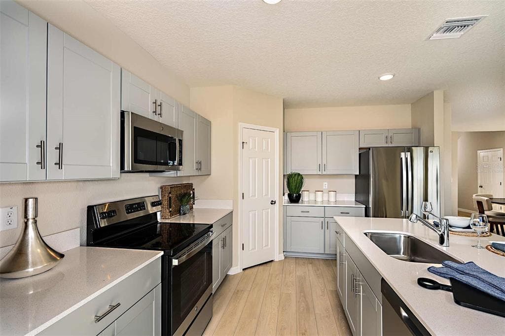 36704 SAGEMOOR DRIVE, ZEPHYRHILLS, FL, 33541 photo 5