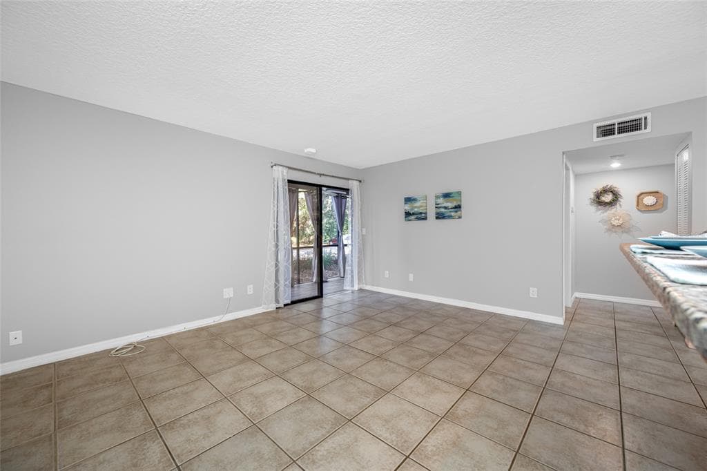 3295 FOX CHASE CIRCLE Unit 105, PALM HARBOR, FL 34683 photo 3