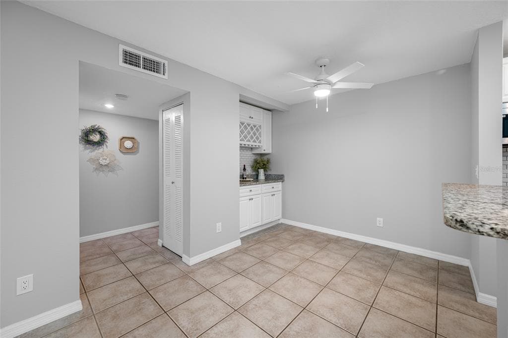 3295 FOX CHASE CIRCLE Unit 105, PALM HARBOR, FL 34683 photo 4