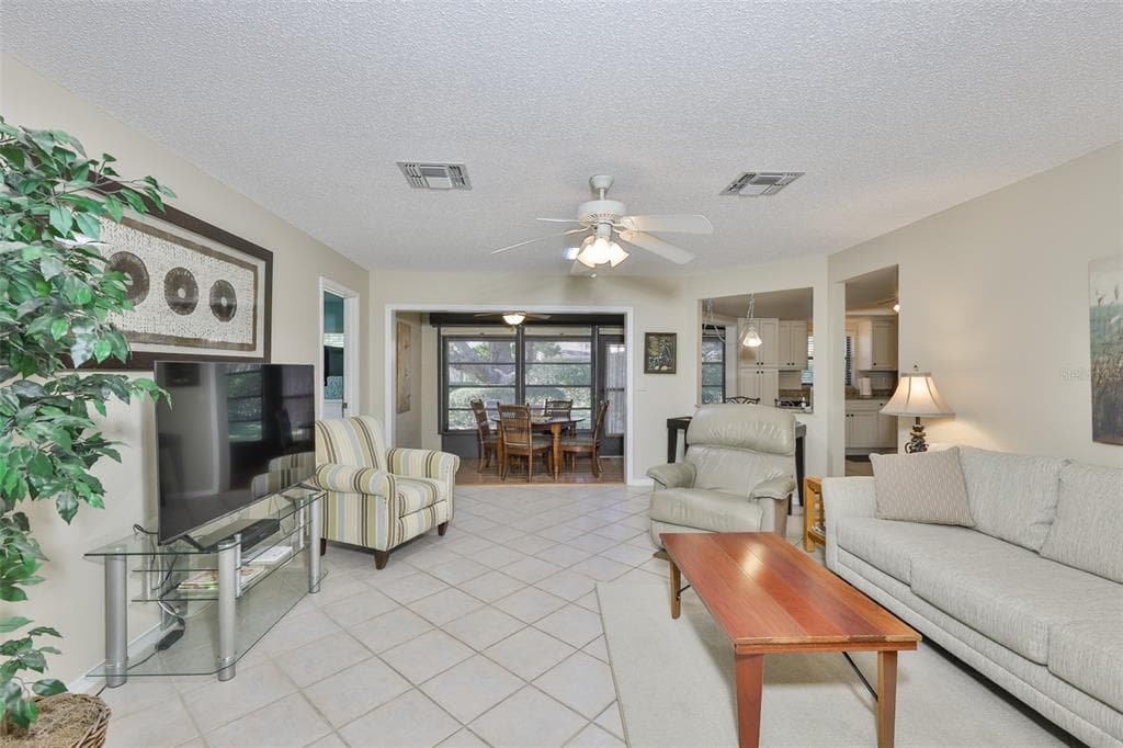 1610 LELAND DRIVE, SUN CITY CENTER, FL 33573 photo 4