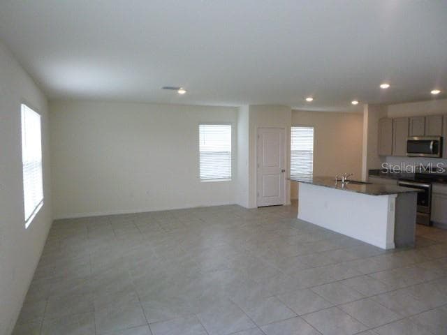 9151 FORGE BREEZE Loop, WESLEY CHAPEL, FL 33545 photo 4