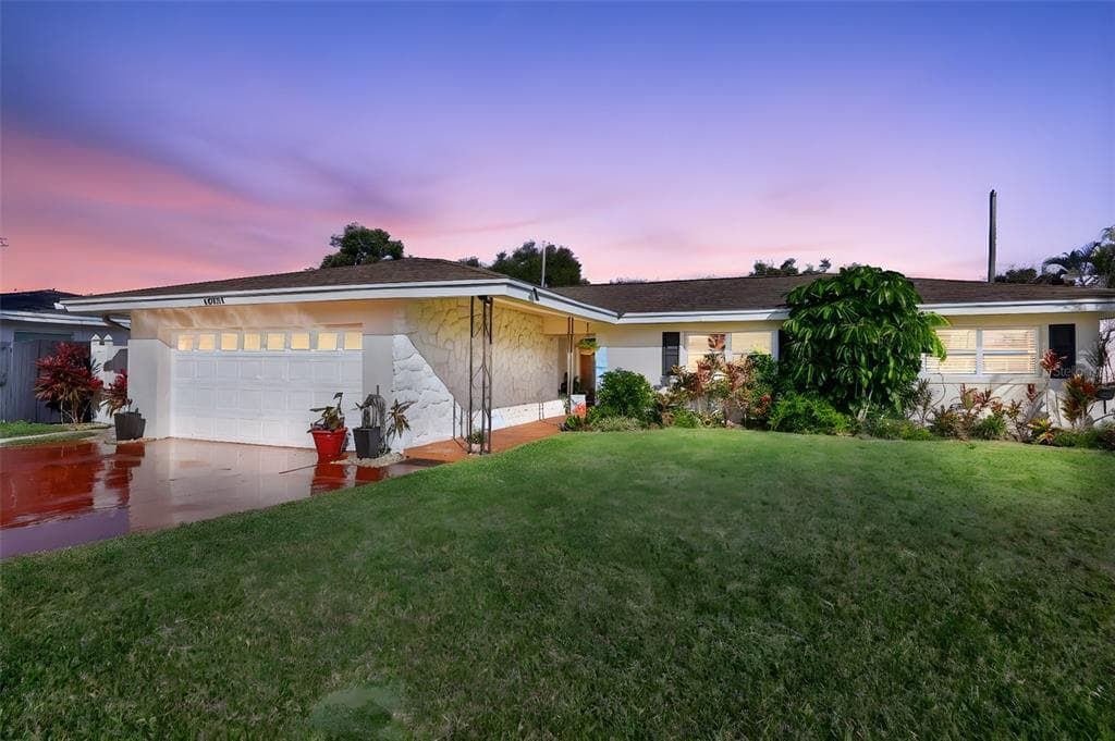 13931 DOMINICA Drive, SEMINOLE, FL 33776