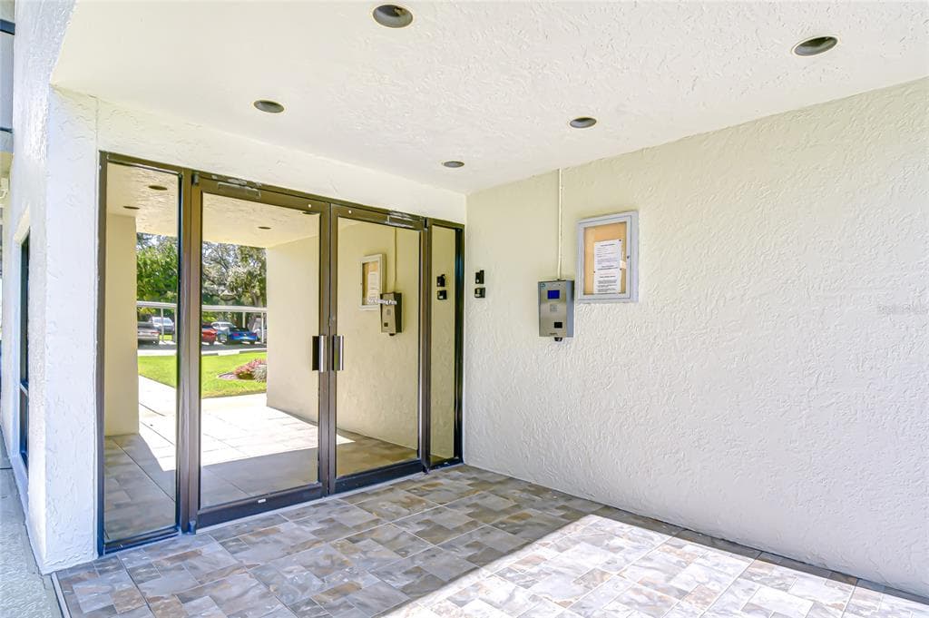 9860 62ND TERRACE Unit 1035, Street PETERSBURG, FL 33708 photo 5