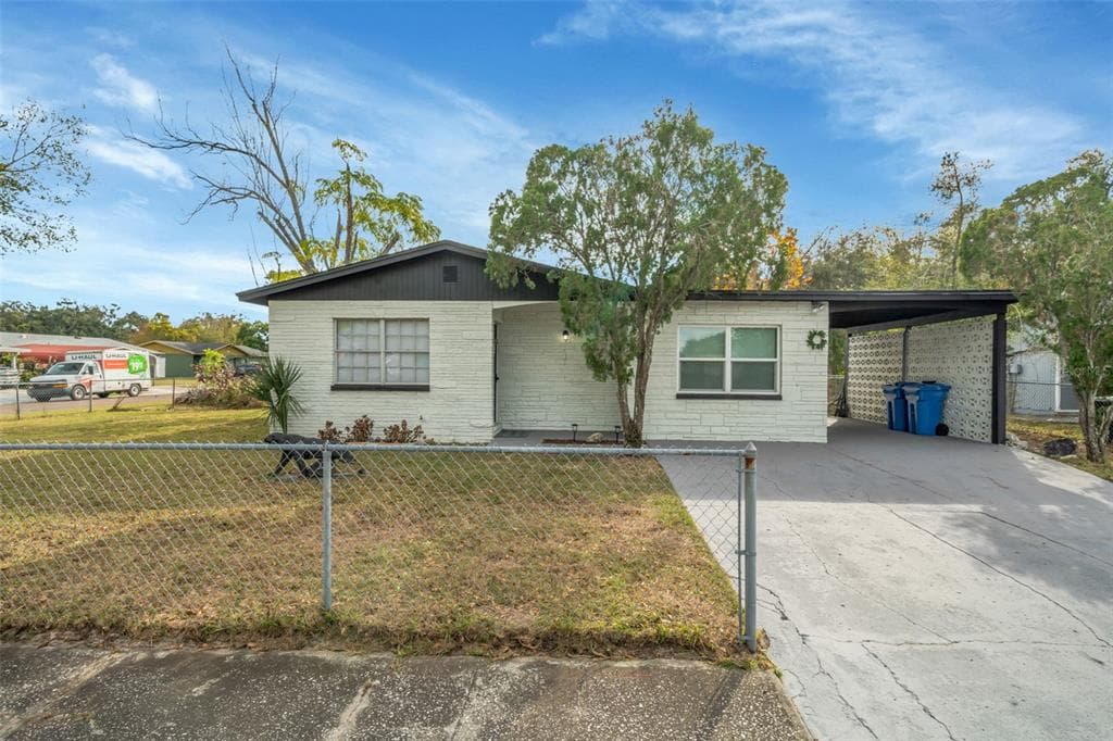 7031 GLENVIEW DRIVE, TAMPA, FL 33619 photo 2