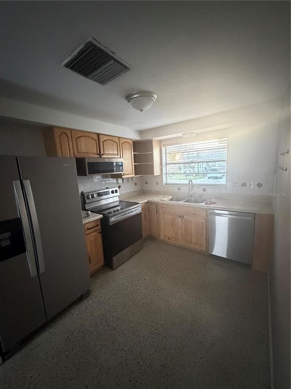 8701 94TH Street, SEMINOLE, FL 33777 photo 4